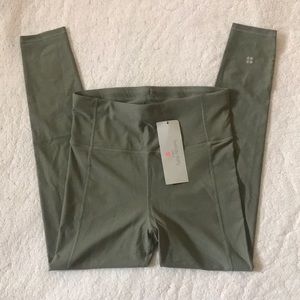 NWT | Sweaty Betty | High Shine 7/8 Leggings in Moss Green Size Small